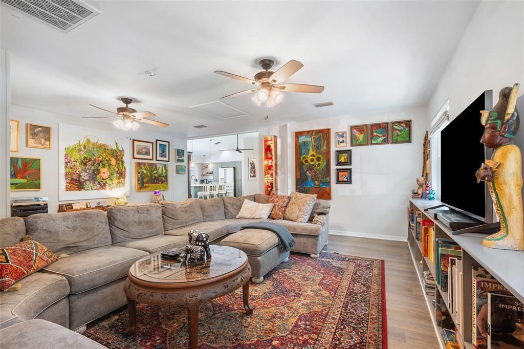 Active With Contract: $789,000 (3 beds, 2 baths, 2186 Square Feet)