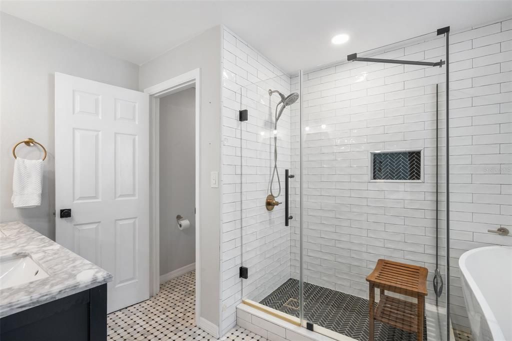 Active With Contract: $789,000 (3 beds, 2 baths, 2186 Square Feet)