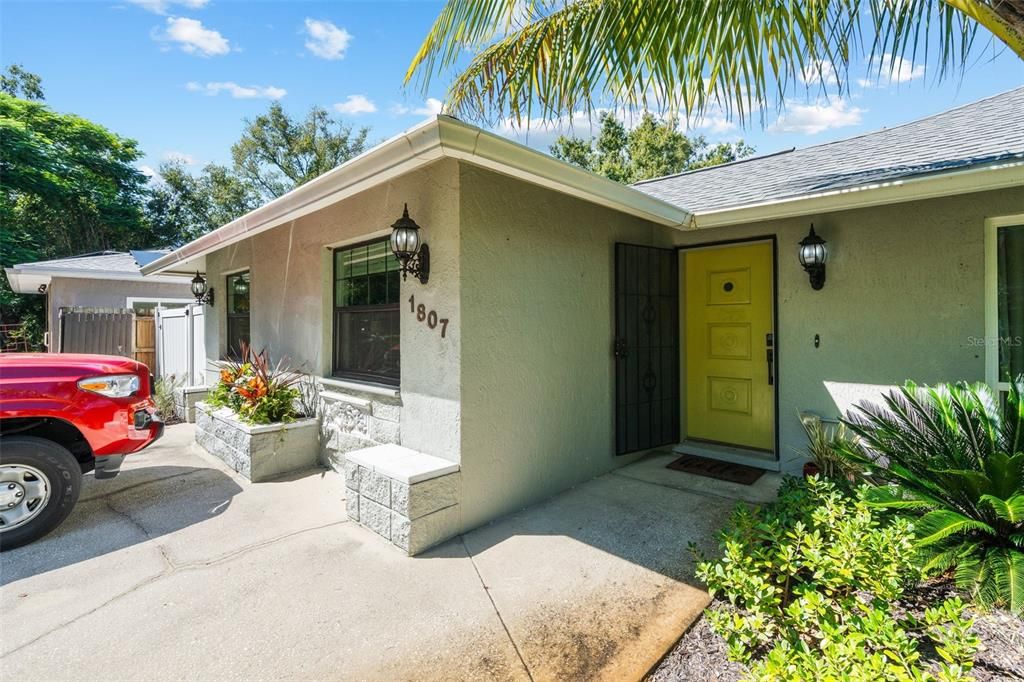 Active With Contract: $789,000 (3 beds, 2 baths, 2186 Square Feet)