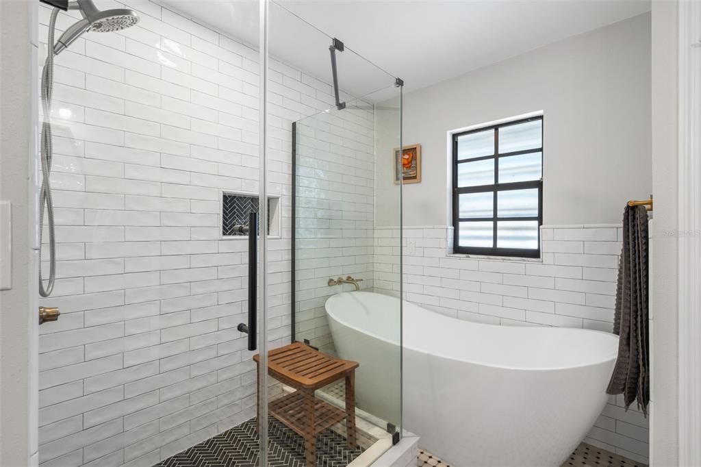 Active With Contract: $789,000 (3 beds, 2 baths, 2186 Square Feet)