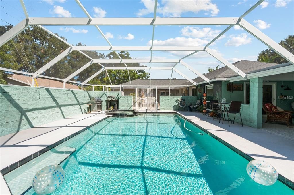 Active With Contract: $789,000 (3 beds, 2 baths, 2186 Square Feet)