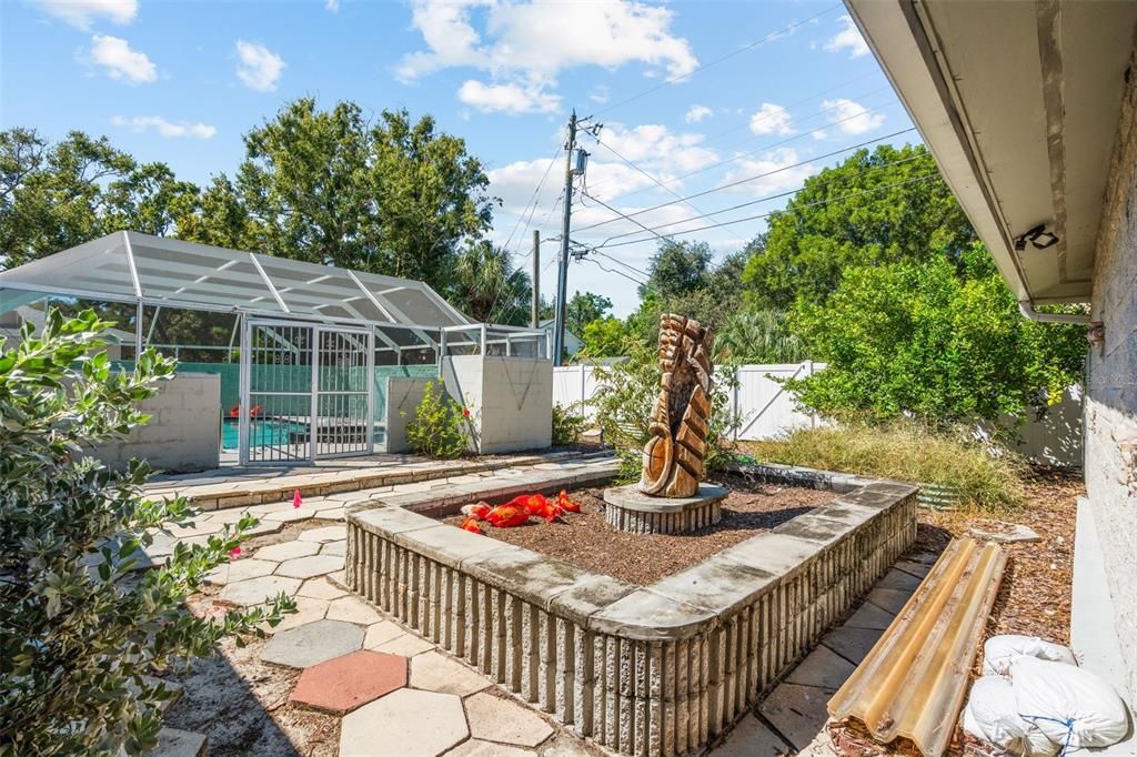 Active With Contract: $789,000 (3 beds, 2 baths, 2186 Square Feet)