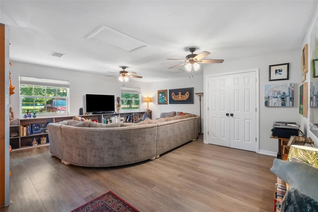 Active With Contract: $789,000 (3 beds, 2 baths, 2186 Square Feet)