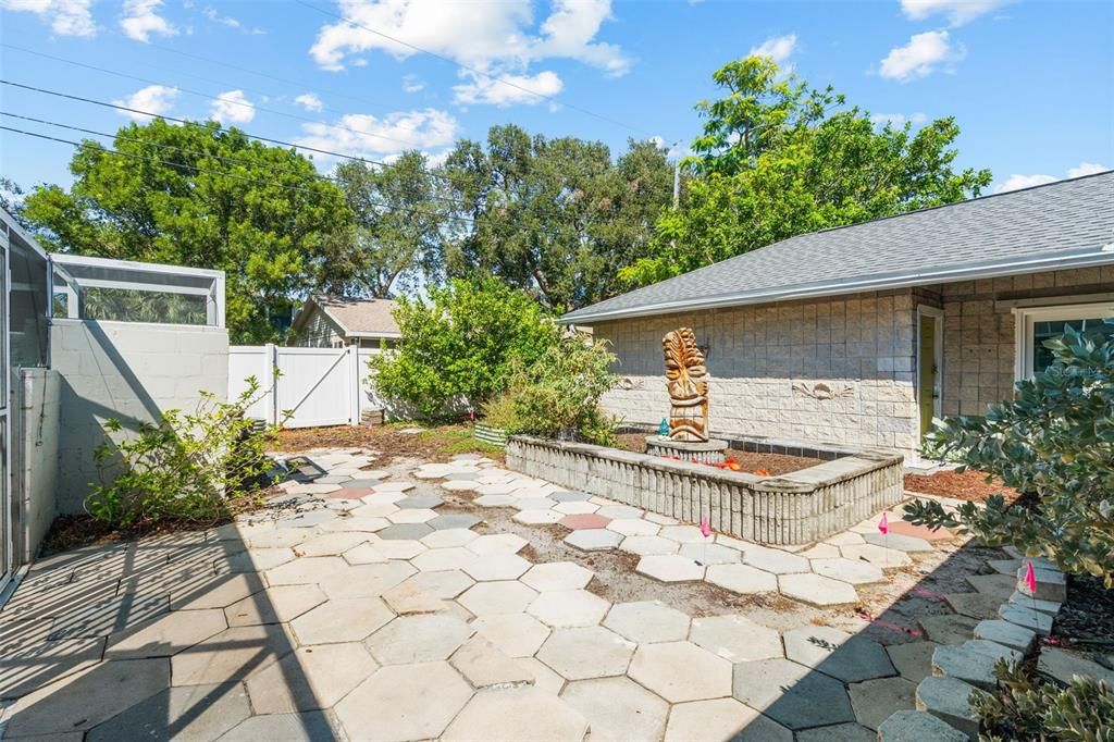 Active With Contract: $789,000 (3 beds, 2 baths, 2186 Square Feet)