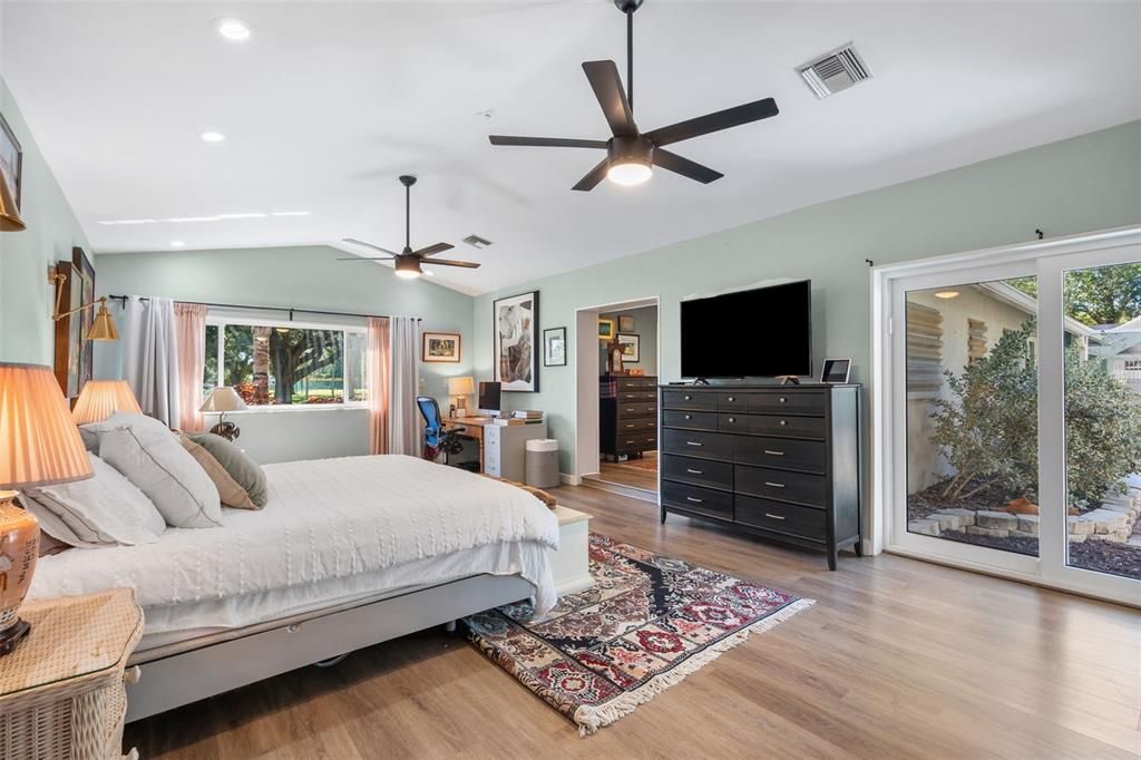 Active With Contract: $789,000 (3 beds, 2 baths, 2186 Square Feet)