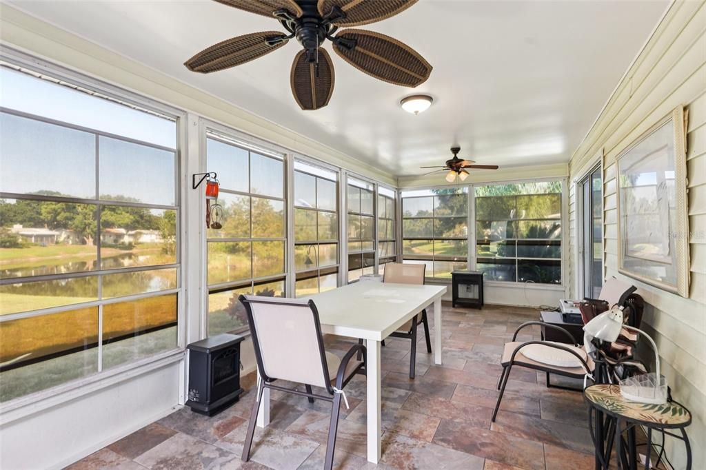 合同活跃: $235,000 (2 贝兹, 2 浴室, 1151 平方英尺)