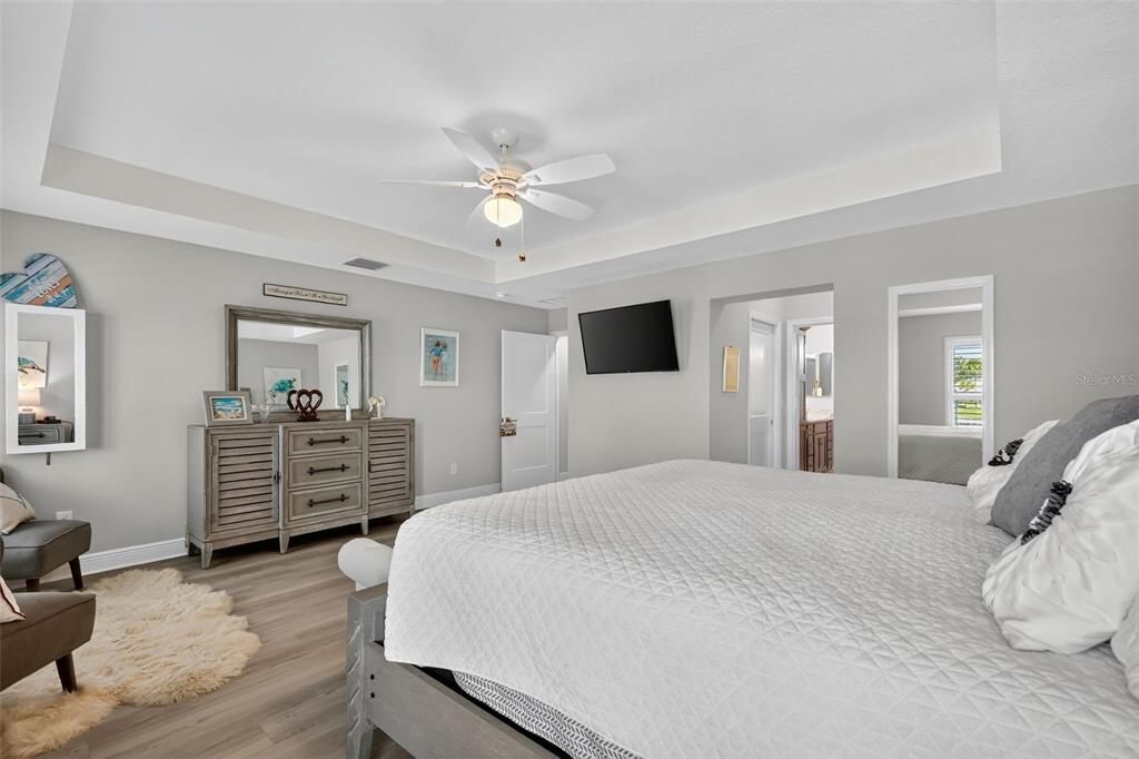 待售: $896,000 (3 贝兹, 2 浴室, 2135 平方英尺)