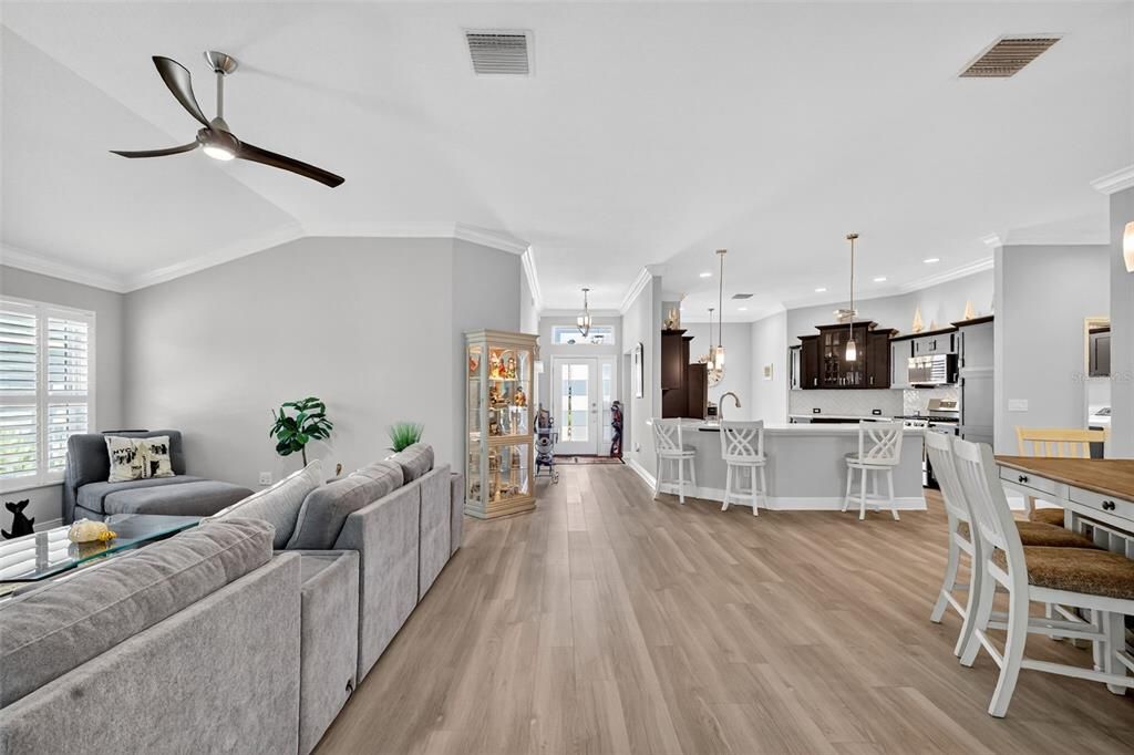 待售: $896,000 (3 贝兹, 2 浴室, 2135 平方英尺)