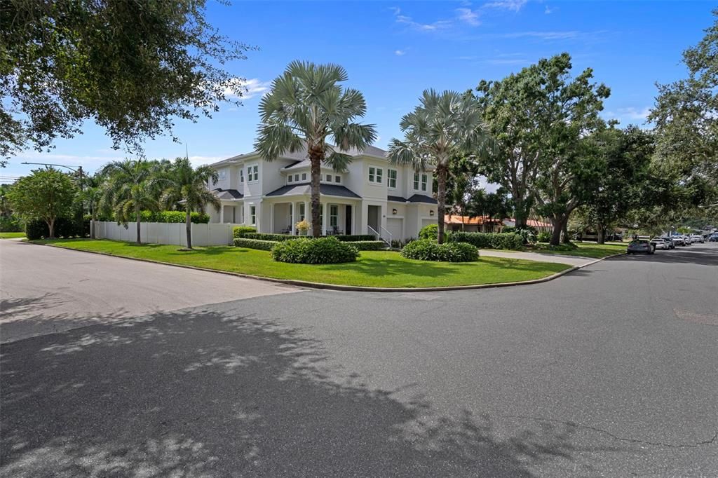 На продажу: $2,795,000 (5 спален, 5 ванн, 4280 Квадратных фут)