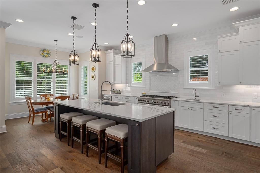 На продажу: $2,795,000 (5 спален, 5 ванн, 4280 Квадратных фут)