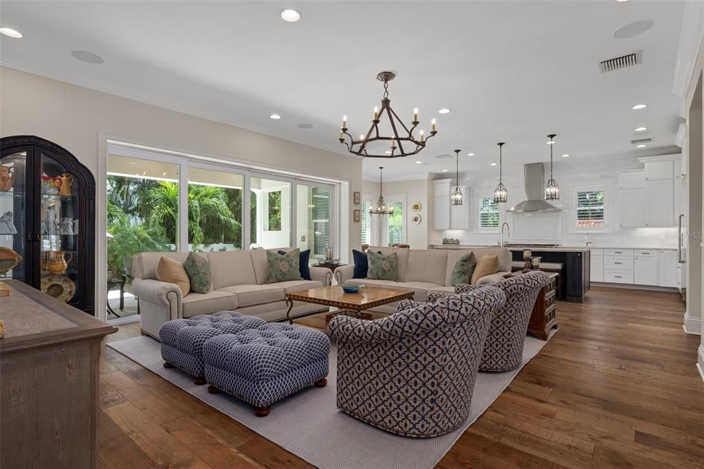 На продажу: $2,795,000 (5 спален, 5 ванн, 4280 Квадратных фут)