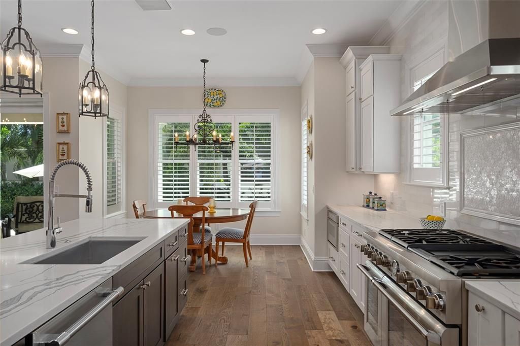 На продажу: $2,795,000 (5 спален, 5 ванн, 4280 Квадратных фут)