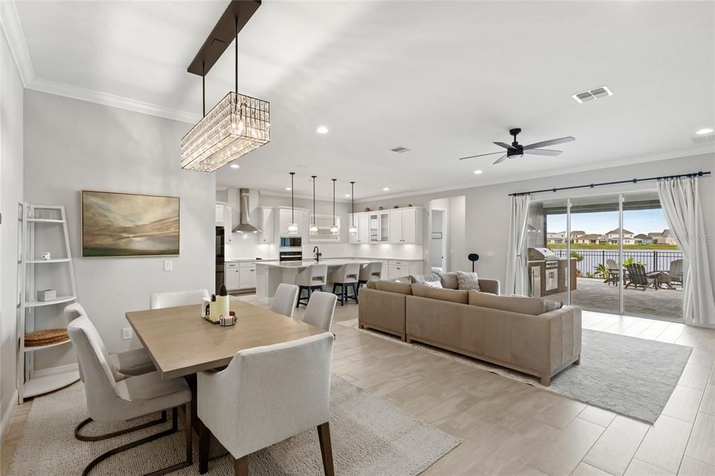 Под контрактом: $985,000 (7 спален, 5 ванн, 4873 Квадратных фут)