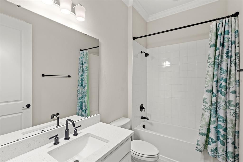 Под контрактом: $985,000 (7 спален, 5 ванн, 4873 Квадратных фут)