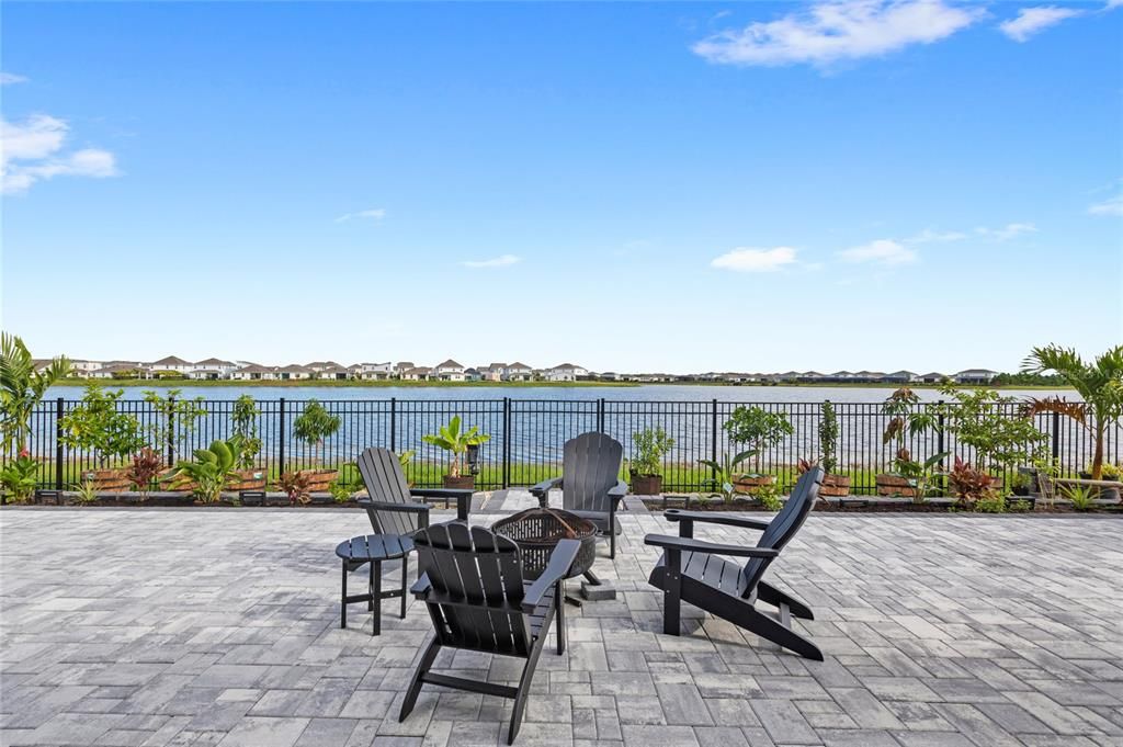 Под контрактом: $985,000 (7 спален, 5 ванн, 4873 Квадратных фут)