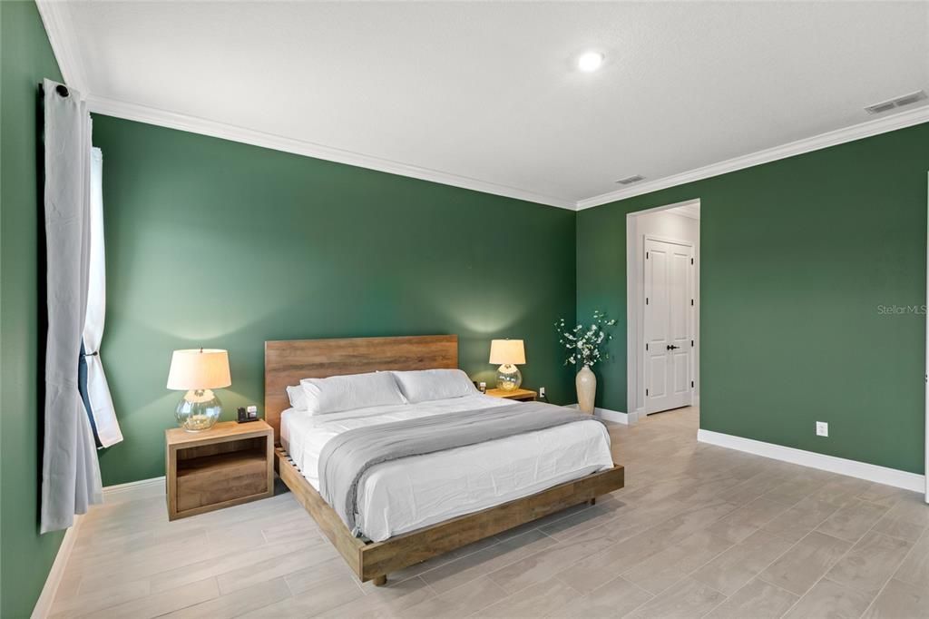 Под контрактом: $985,000 (7 спален, 5 ванн, 4873 Квадратных фут)