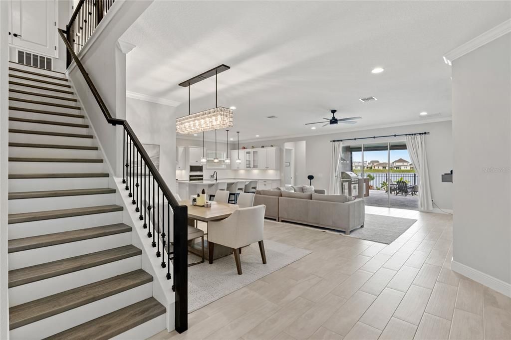 Под контрактом: $985,000 (7 спален, 5 ванн, 4873 Квадратных фут)