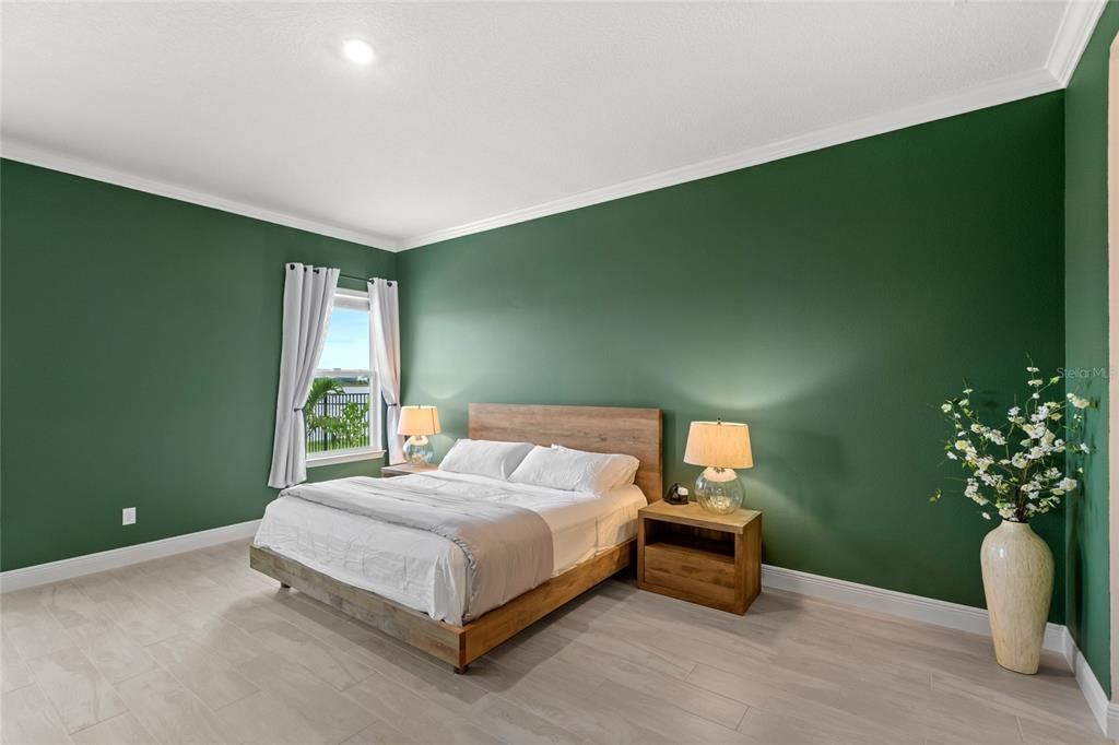 Под контрактом: $985,000 (7 спален, 5 ванн, 4873 Квадратных фут)