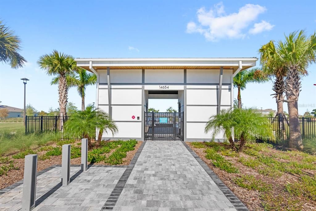 Под контрактом: $985,000 (7 спален, 5 ванн, 4873 Квадратных фут)