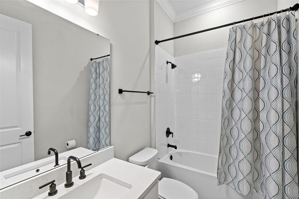 Под контрактом: $985,000 (7 спален, 5 ванн, 4873 Квадратных фут)