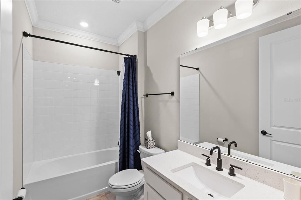 Под контрактом: $985,000 (7 спален, 5 ванн, 4873 Квадратных фут)