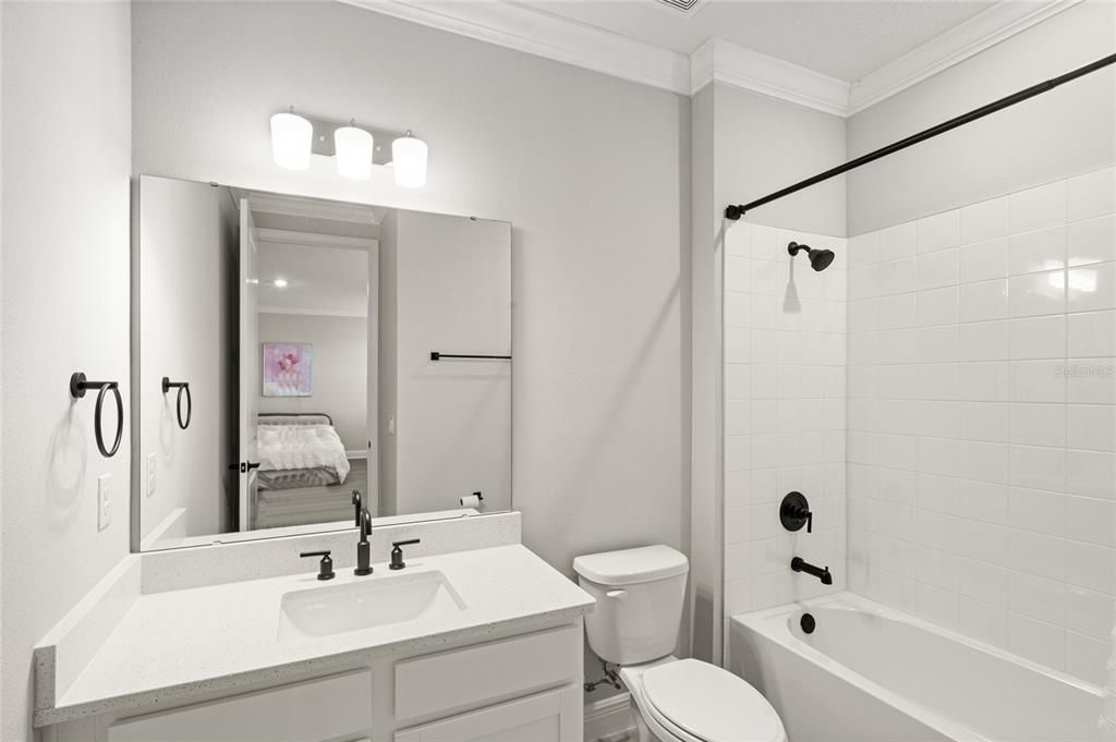 Под контрактом: $985,000 (7 спален, 5 ванн, 4873 Квадратных фут)