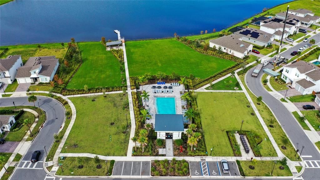 Под контрактом: $985,000 (7 спален, 5 ванн, 4873 Квадратных фут)