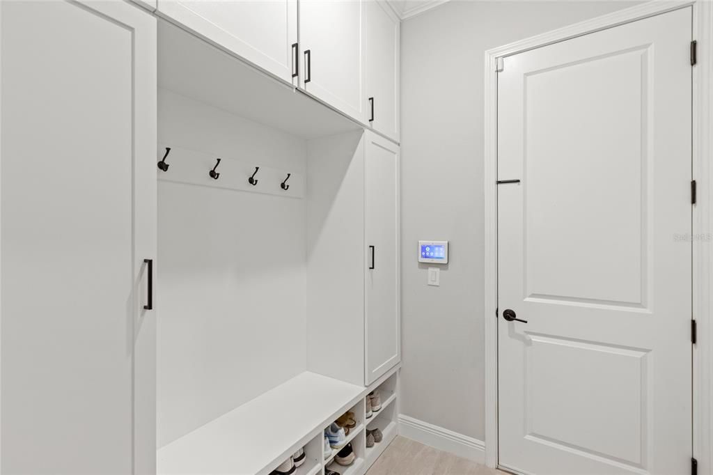 Под контрактом: $985,000 (7 спален, 5 ванн, 4873 Квадратных фут)