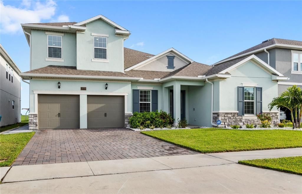 Под контрактом: $985,000 (7 спален, 5 ванн, 4873 Квадратных фут)