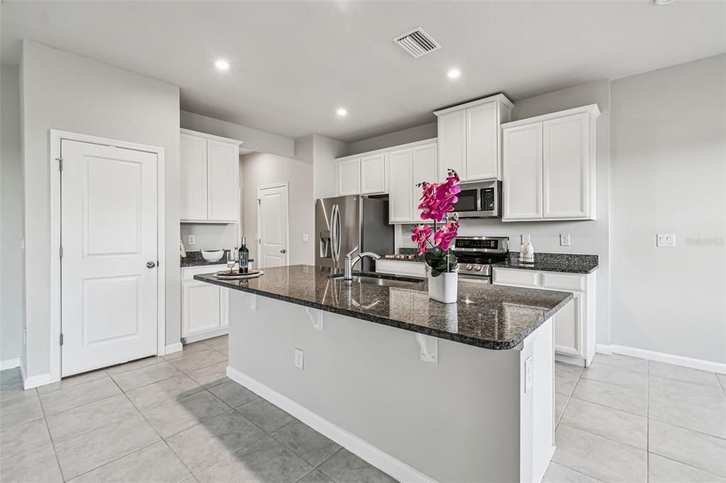 Active With Contract: $375,000 (4 beds, 2 baths, 2046 Square Feet)