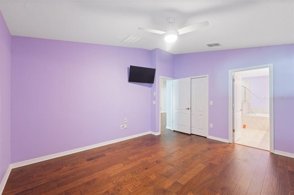 For Sale: $399,000 (4 beds, 3 baths, 1908 Square Feet)