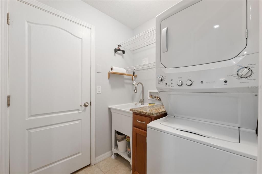 For Sale: $399,000 (4 beds, 3 baths, 1908 Square Feet)