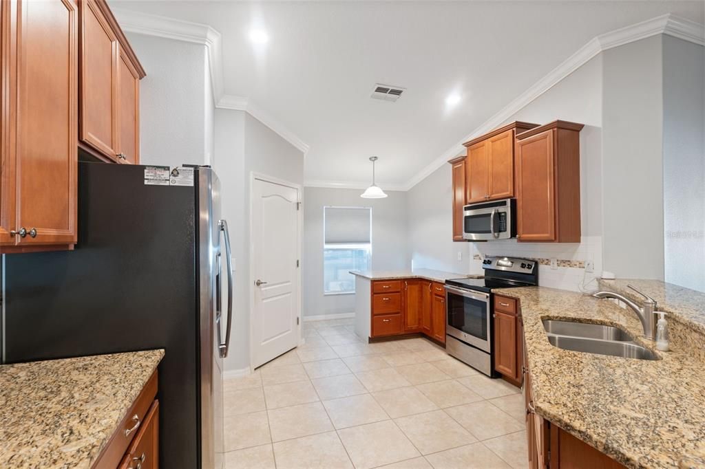 For Sale: $399,000 (4 beds, 3 baths, 1908 Square Feet)