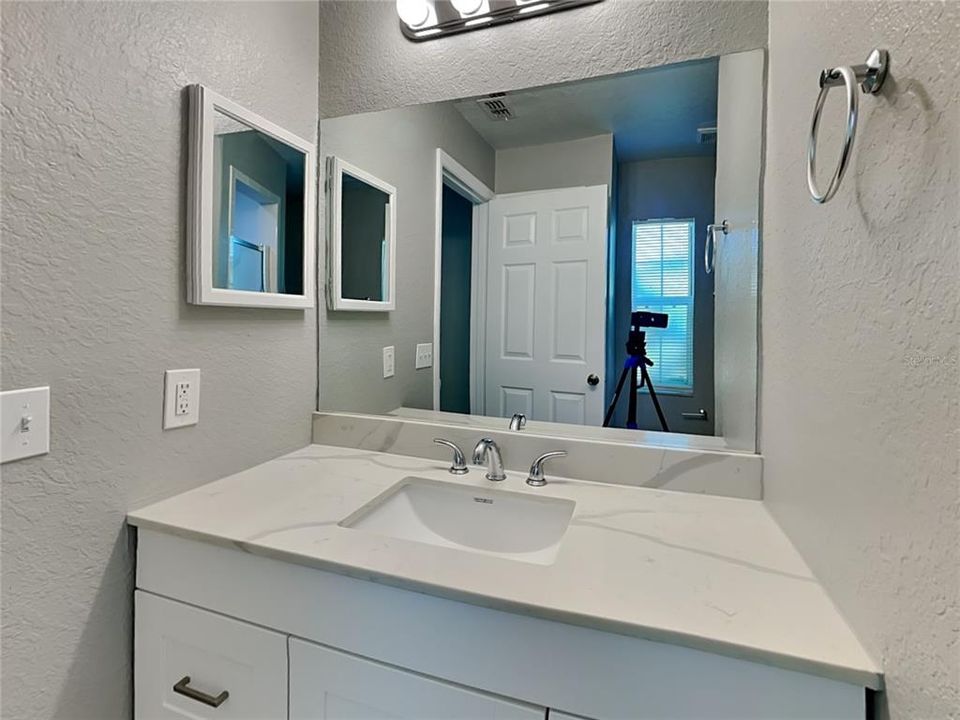 Activo con contrato: $1,599 (3 camas, 2 baños, 1266 Pies cuadrados)