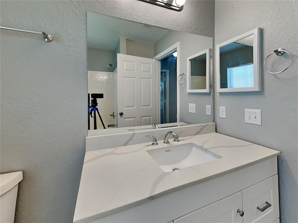 Activo con contrato: $1,599 (3 camas, 2 baños, 1266 Pies cuadrados)