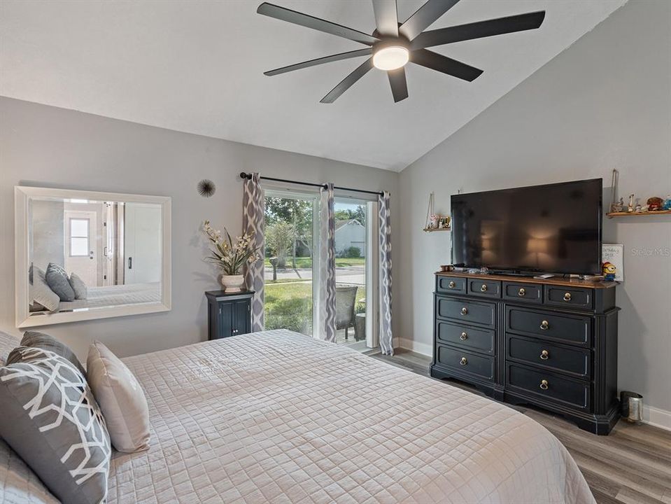 待售: $549,900 (4 贝兹, 2 浴室, 2064 平方英尺)