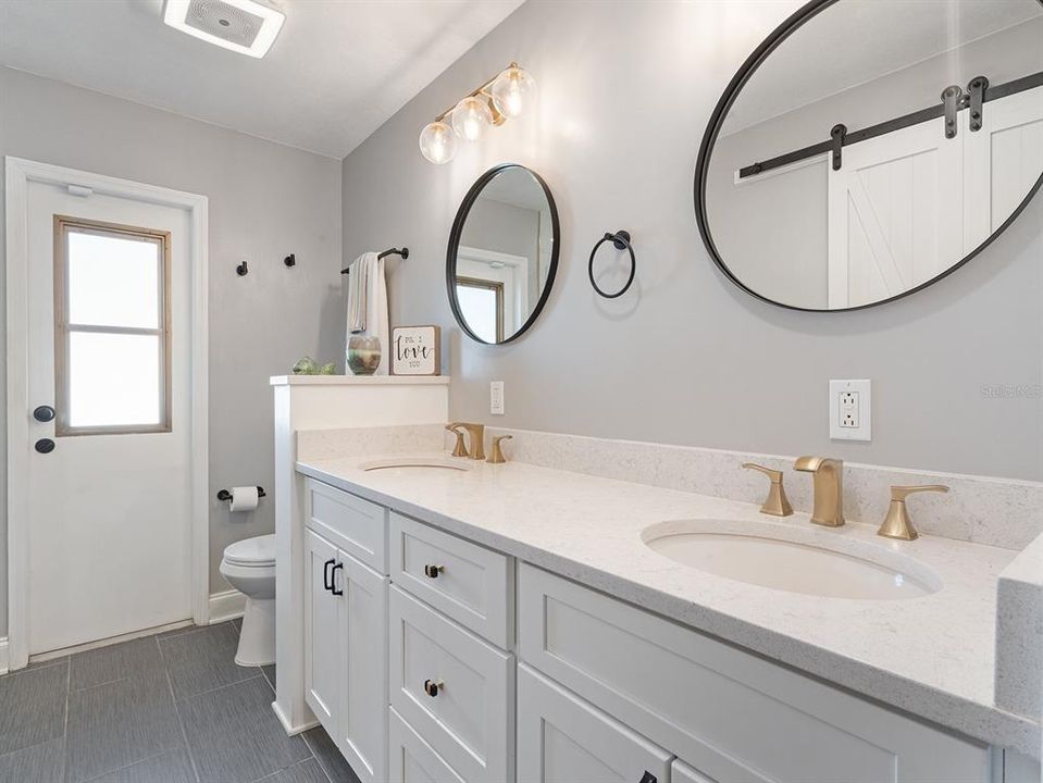 待售: $549,900 (4 贝兹, 2 浴室, 2064 平方英尺)