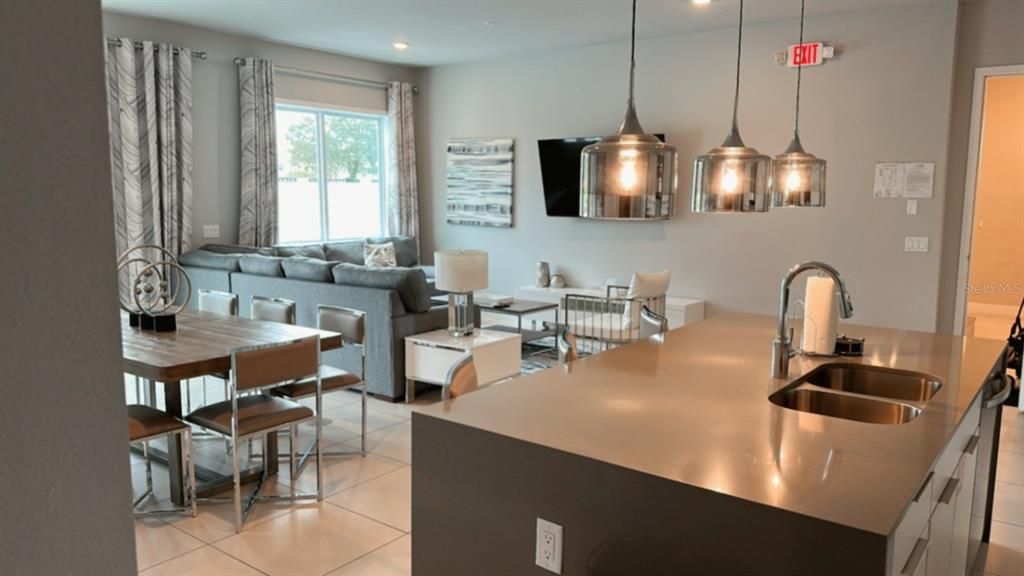 В аренду: $3,200 (3 спален, 3 ванн, 1500 Квадратных фут)