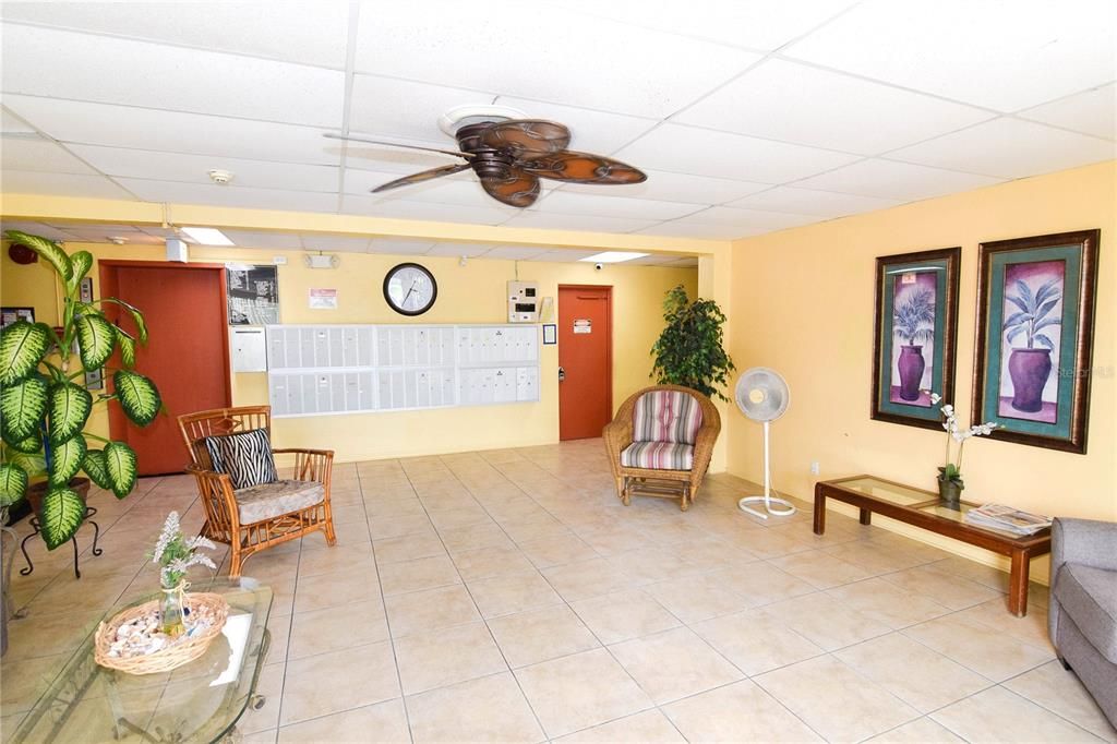 Active With Contract: $99,000 (2 beds, 1 baths, 640 Square Feet)