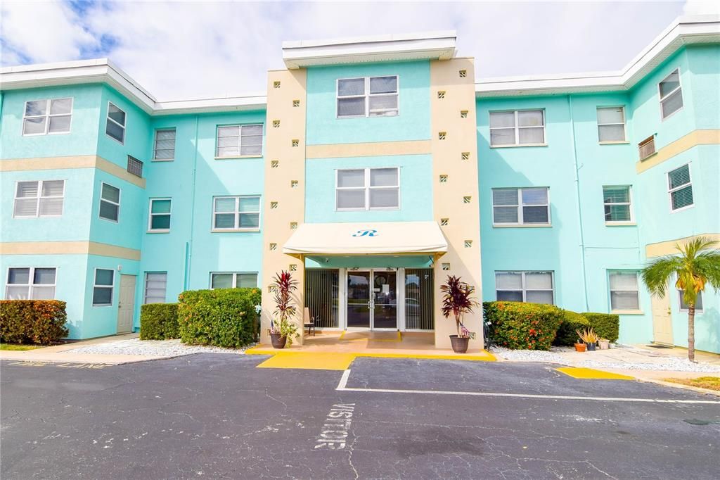 Active With Contract: $99,000 (2 beds, 1 baths, 640 Square Feet)