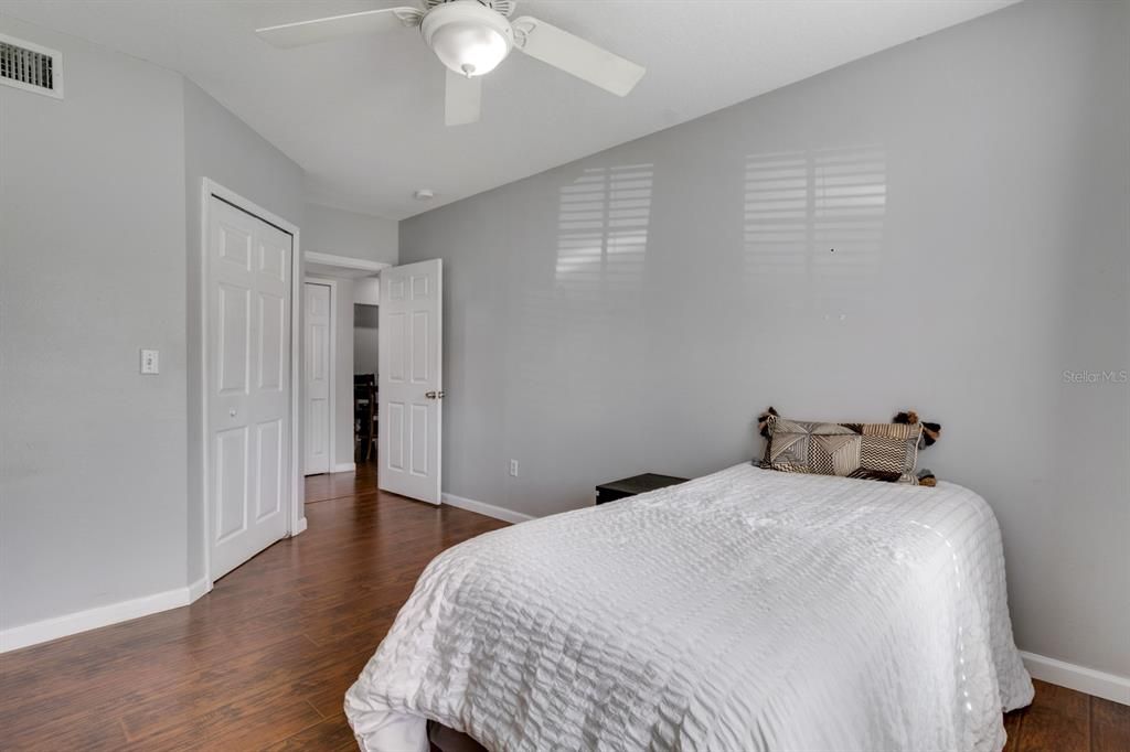 For Sale: $295,000 (3 beds, 2 baths, 1187 Square Feet)