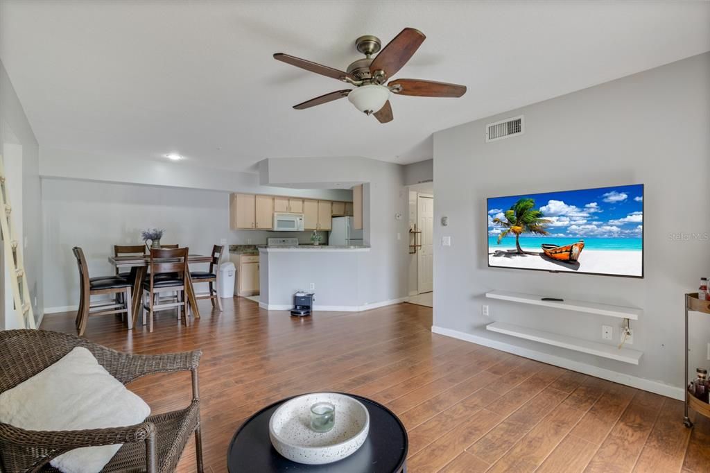 For Sale: $295,000 (3 beds, 2 baths, 1187 Square Feet)