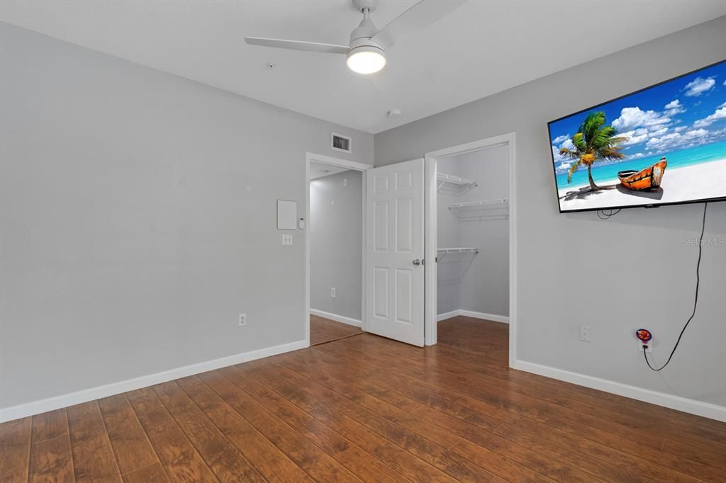 For Sale: $295,000 (3 beds, 2 baths, 1187 Square Feet)