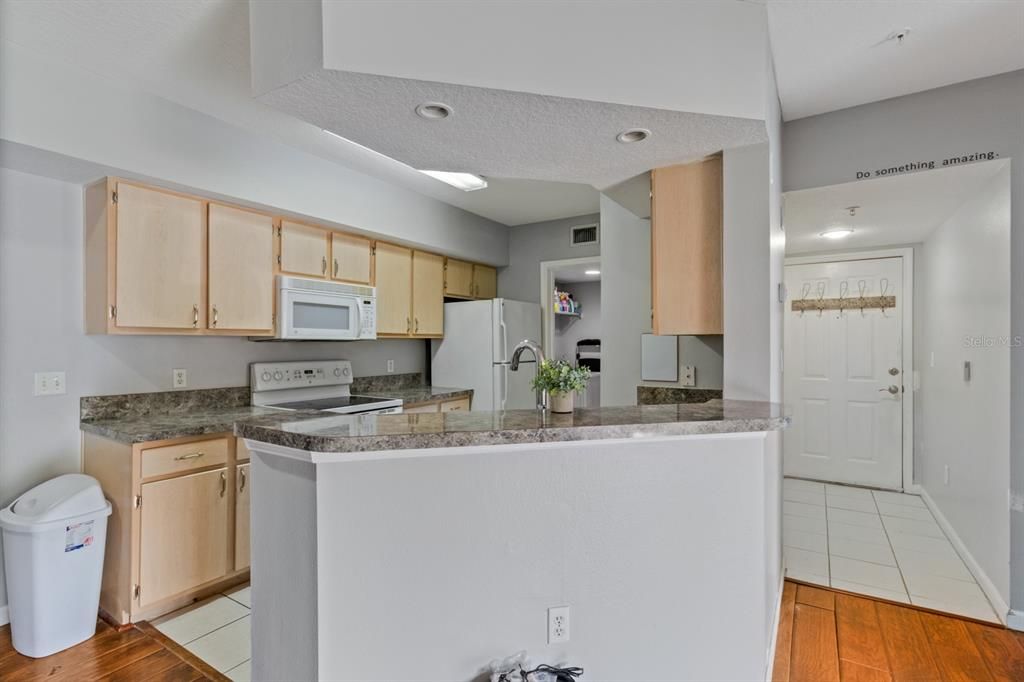 For Sale: $295,000 (3 beds, 2 baths, 1187 Square Feet)