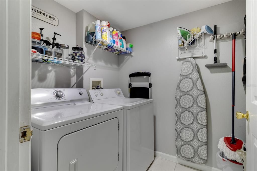 For Sale: $295,000 (3 beds, 2 baths, 1187 Square Feet)