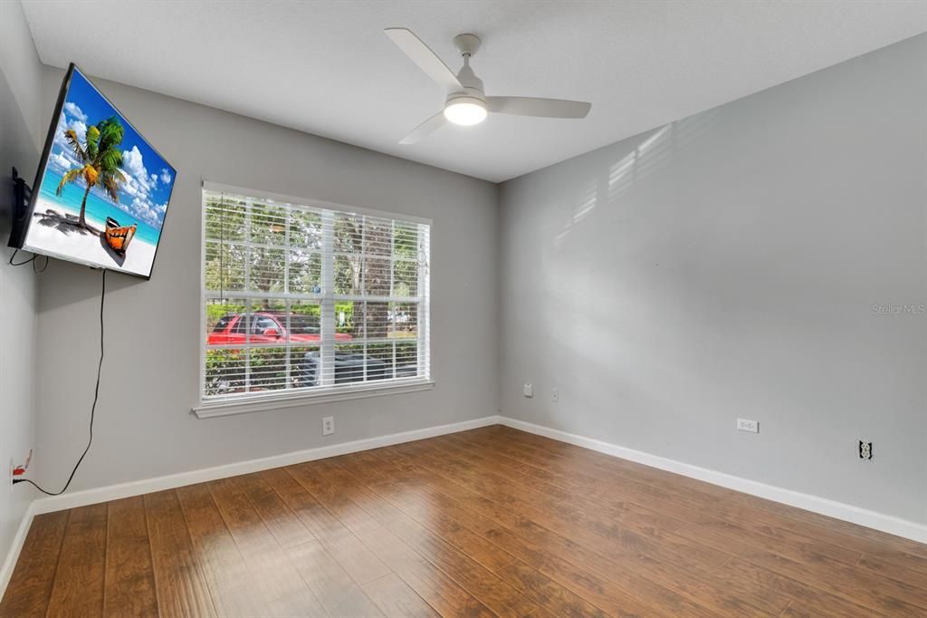 For Sale: $295,000 (3 beds, 2 baths, 1187 Square Feet)