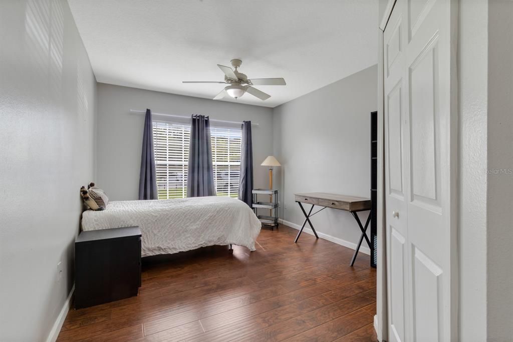 For Sale: $295,000 (3 beds, 2 baths, 1187 Square Feet)