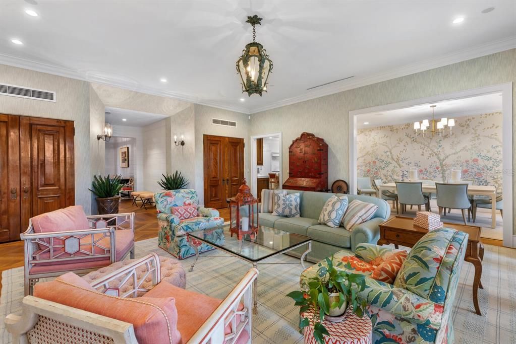 Activo con contrato: $7,750,000 (5 camas, 6 baños, 5892 Pies cuadrados)