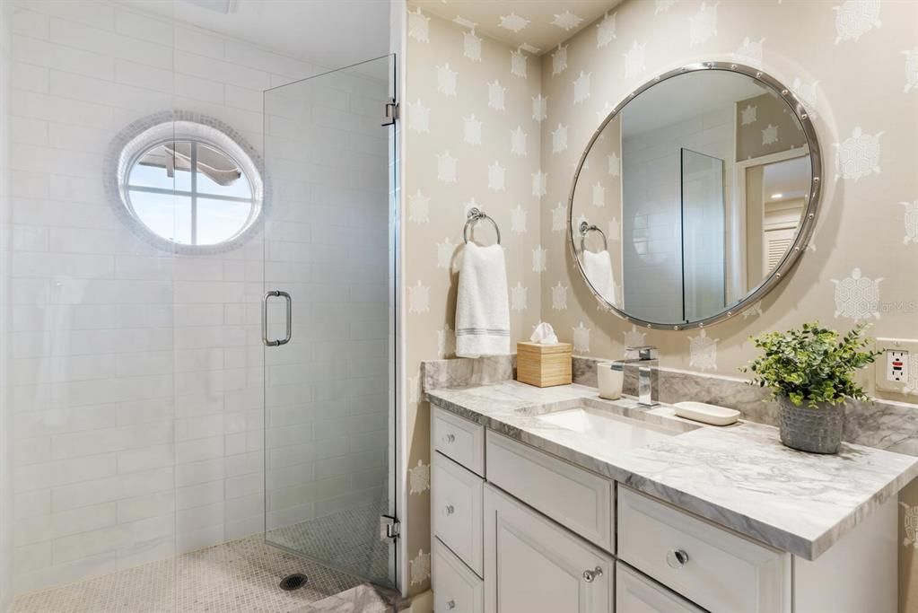 Activo con contrato: $7,750,000 (5 camas, 6 baños, 5892 Pies cuadrados)