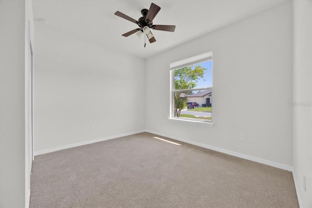 待售: $399,000 (4 贝兹, 2 浴室, 2144 平方英尺)